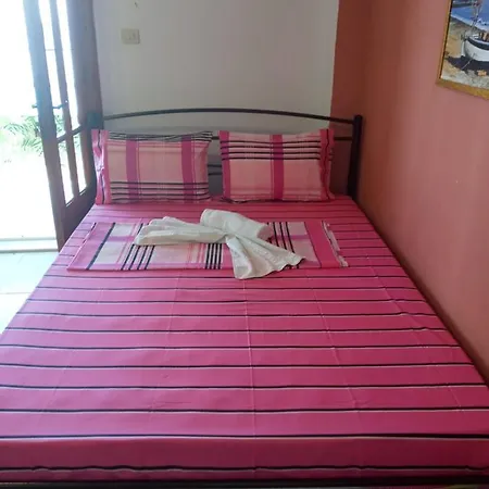 아파트 Agatha Appartments Paliouria