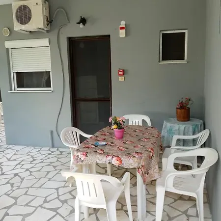 Agatha Appartments Paliouria شقة *