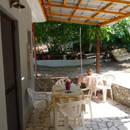 Agatha Appartments Paliouria